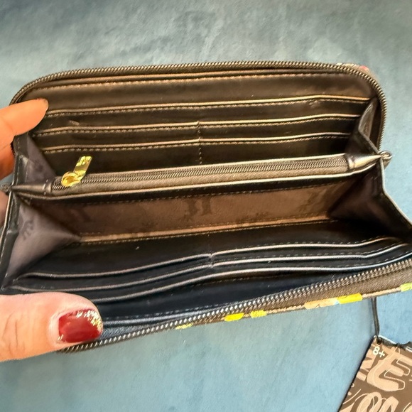 Disney Loungefly Alice in Wonderland Floral Zip Around Wallet NWT - Picture 2 of 3